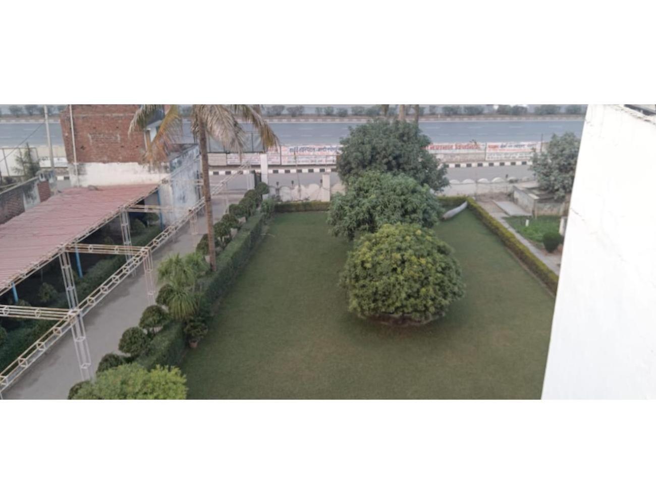 Hotel Sangam, Варанаси Екстериор снимка